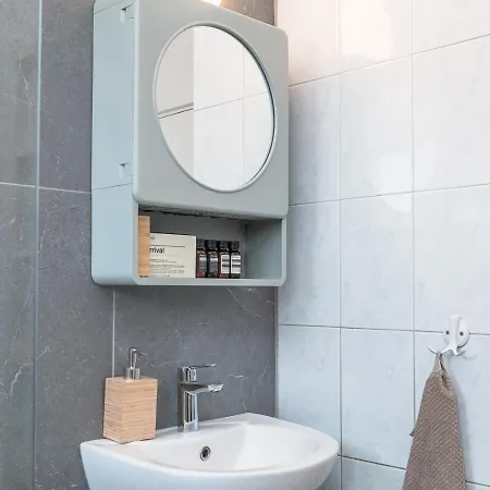 Quiet & Spacious 2-bedroom Near Old Town Apartment Nicosia